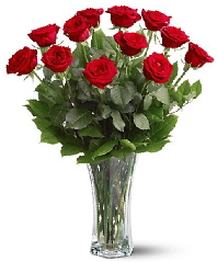 12 adet kırmızı gül vazoda Ankara internetten çiçek siparişi